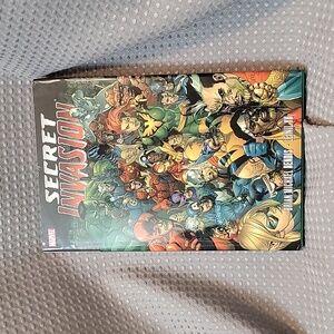 RARE Marvel Secret Invasion Deluxe Oversized Bendis